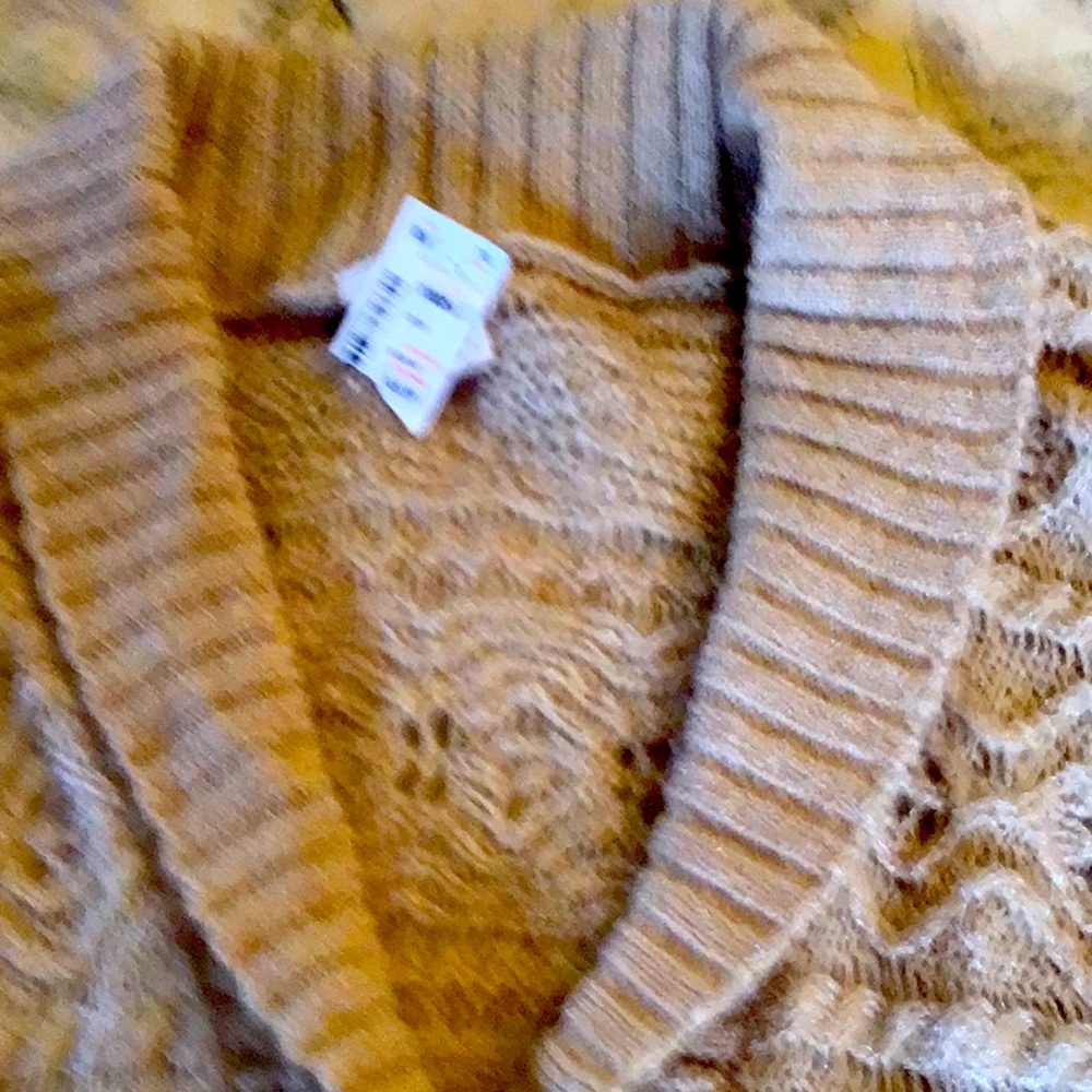 Deny capped sleeves sweater